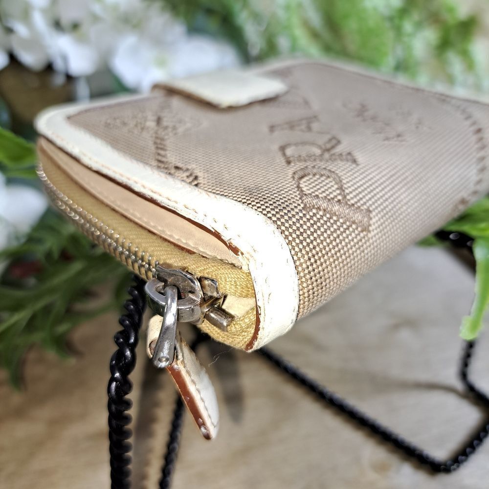 Authentic Prada Zippy Wallet - Picture 11 of 13
